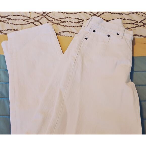 NWT Abercrombie The 90's Straight Mid Rise Jeans Womens 25 Short White Denim - Picture 9 of 12